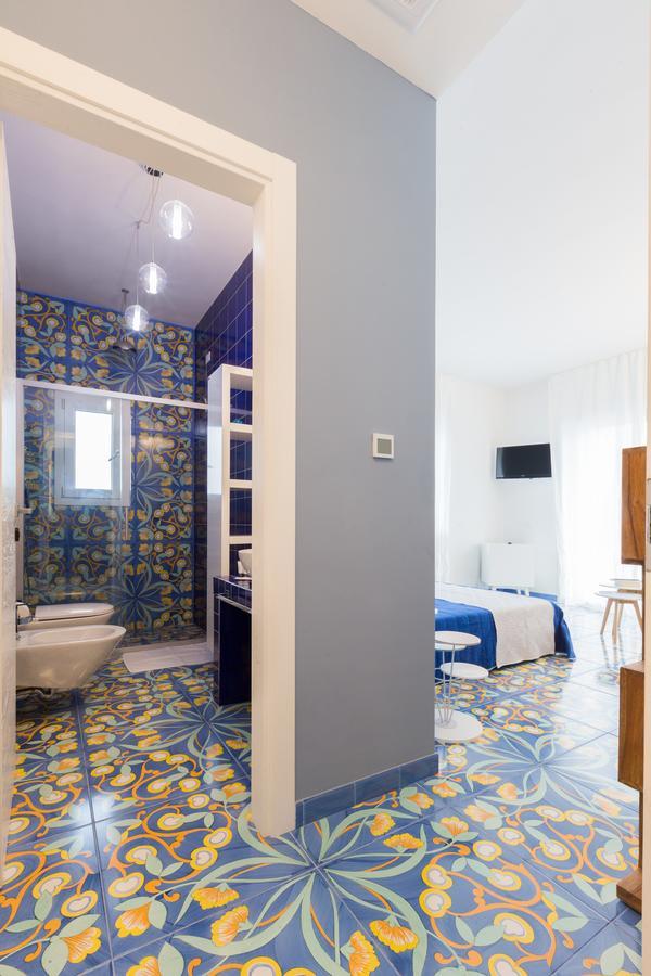 Le Bateau Bleu - Adults Only 12 Plus Порто-Чезарео Экстерьер фото